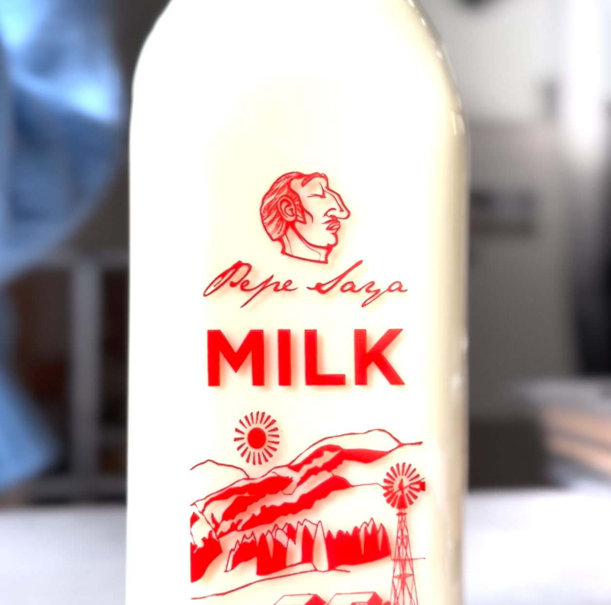 Pepe Saya Milk - 1L Unhomogenised, Glass Bottle